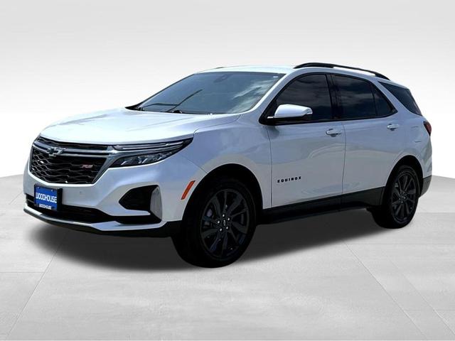 Photo of 2022 Silver Ice Metallic Chevrolet Equinox