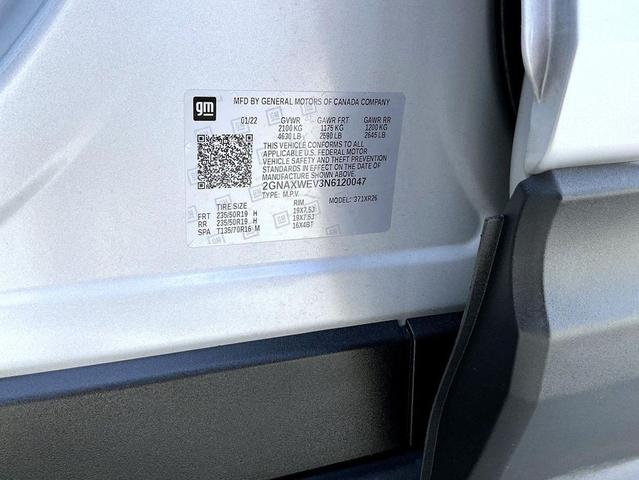 Photo of 2022 Silver Ice Metallic Chevrolet Equinox