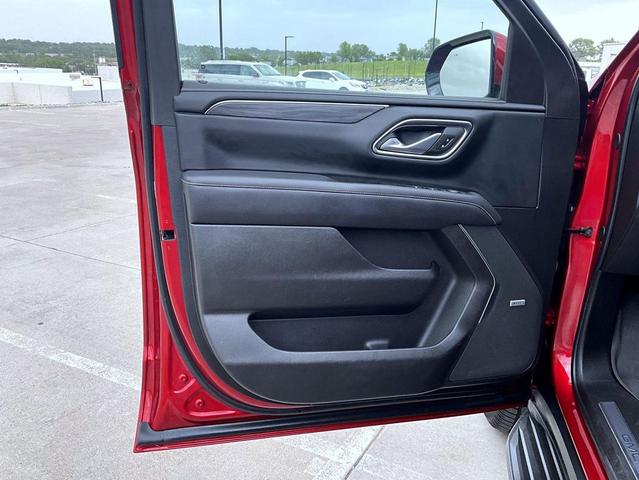 Photo of 2023 Volcanic Red Tintcoat GMC Yukon XL