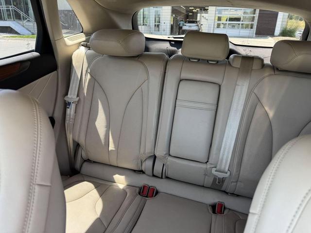 Photo of 2019 Magnetic Gray Lincoln MKC