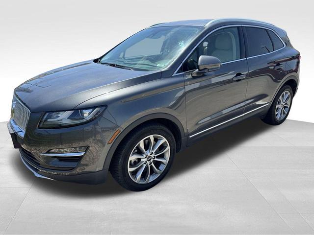 Photo of 2019 Magnetic Gray Lincoln MKC