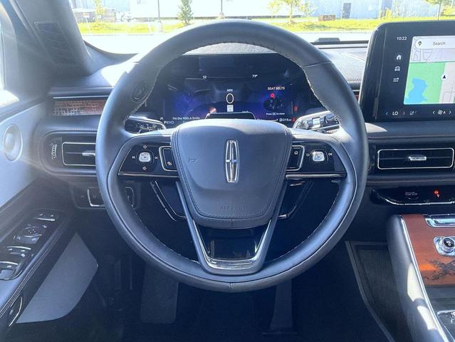 Photo of 2025 Infinite Black Metallic Clearcoat Lincoln Aviator