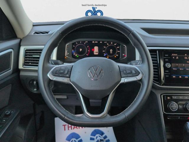Photo of 2022 Deep Black Pearl Effect Volkswagen Atlas