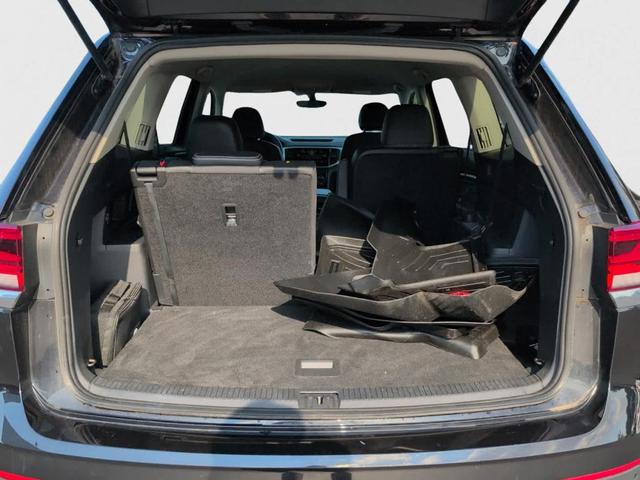 Photo of 2022 Deep Black Pearl Effect Volkswagen Atlas