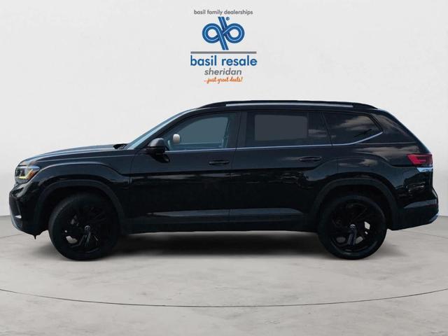 Photo of 2022 Deep Black Pearl Effect Volkswagen Atlas