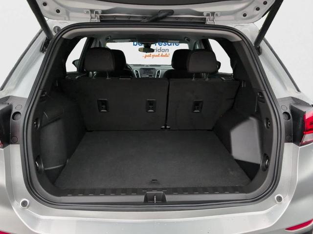 Photo of 2022 Silver Ice Metallic Chevrolet Equinox