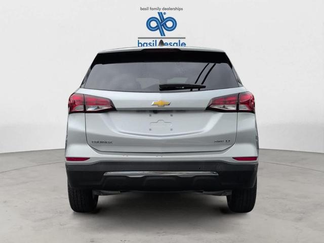 Photo of 2022 Silver Ice Metallic Chevrolet Equinox