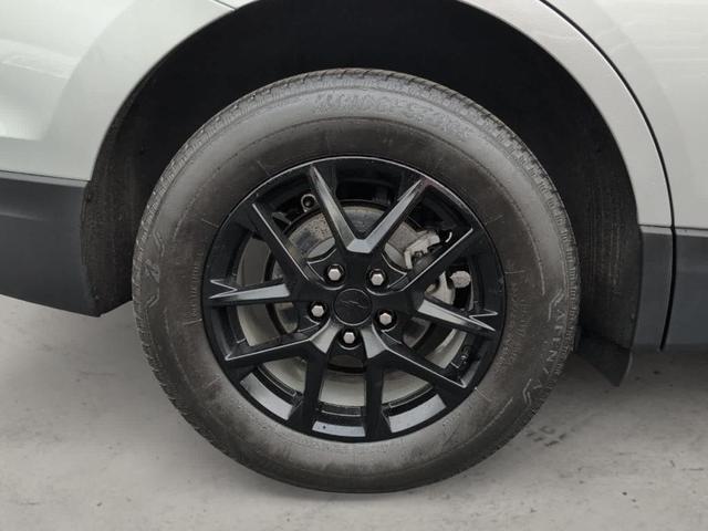 Photo of 2022 Silver Ice Metallic Chevrolet Equinox