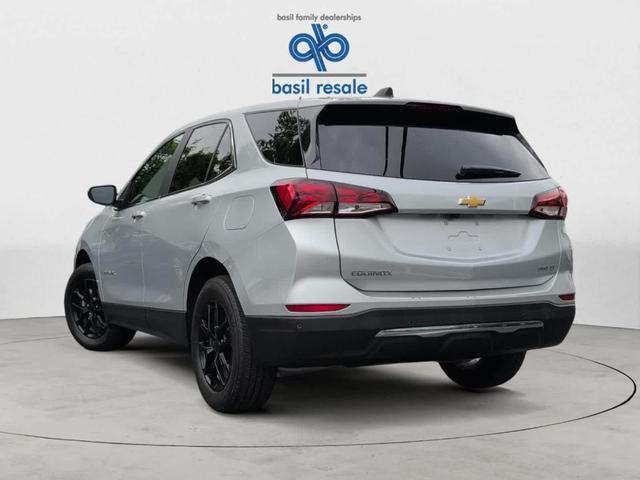 Photo of 2022 Silver Ice Metallic Chevrolet Equinox