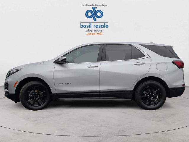 Photo of 2022 Silver Ice Metallic Chevrolet Equinox