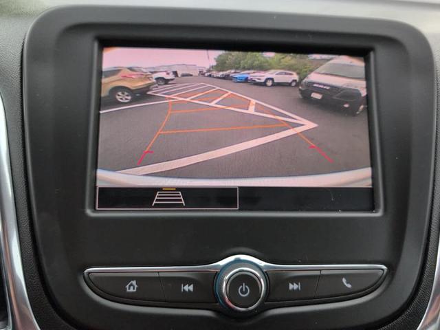 Photo of 2022 Silver Ice Metallic Chevrolet Equinox