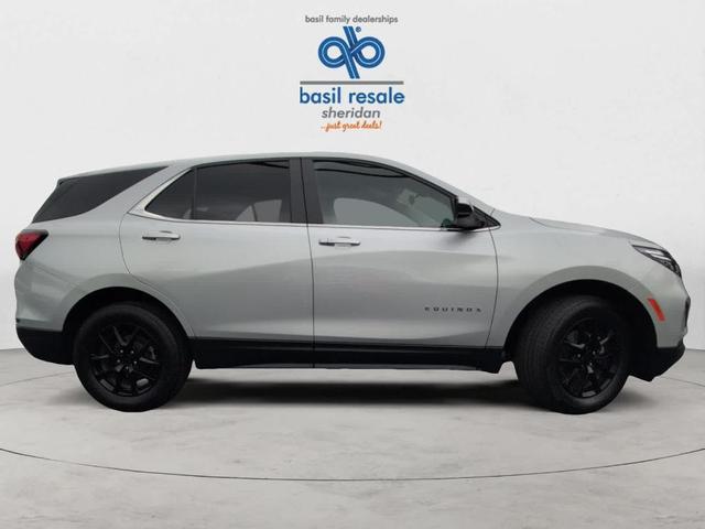 Photo of 2022 Silver Ice Metallic Chevrolet Equinox