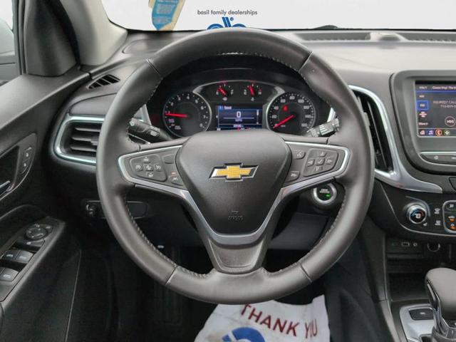 Photo of 2022 Silver Ice Metallic Chevrolet Equinox