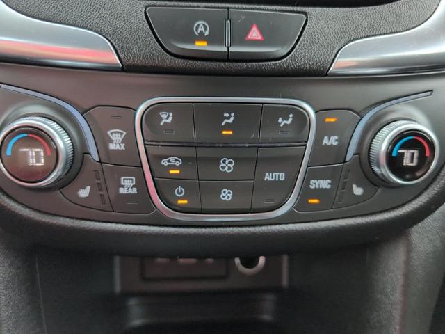 Photo of 2022 Silver Ice Metallic Chevrolet Equinox