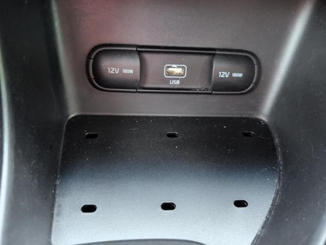 Photo of 2022 Snow White Pearl Kia Sportage