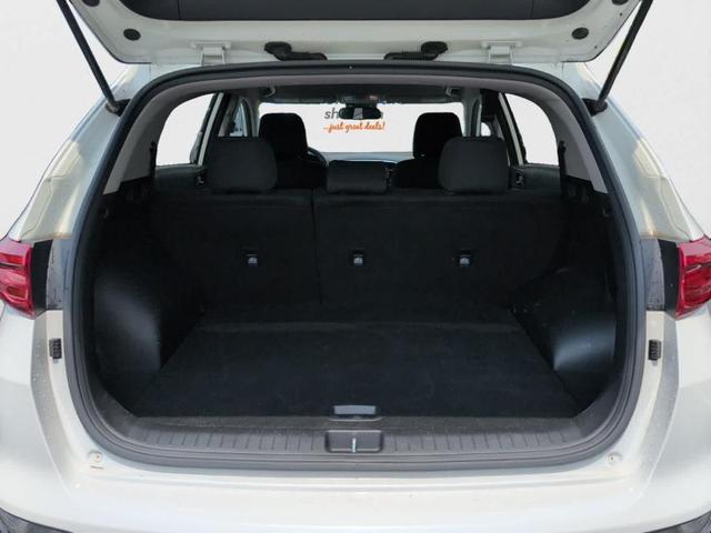Photo of 2022 Snow White Pearl Kia Sportage