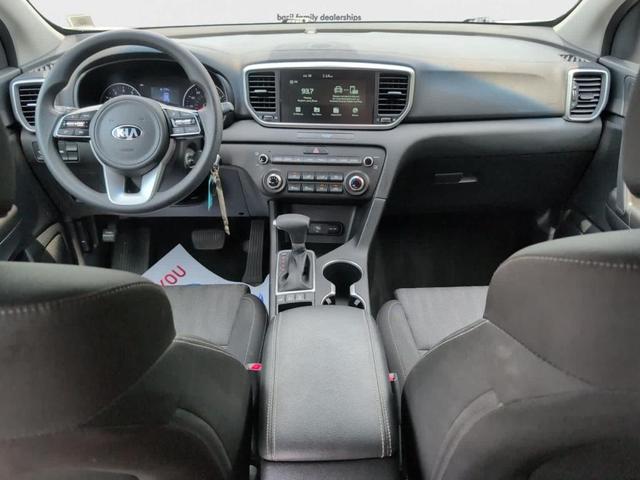 Photo of 2022 Snow White Pearl Kia Sportage