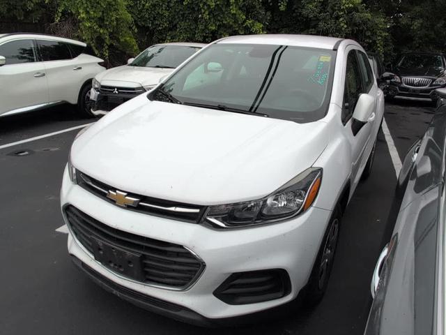 Photo of 2018 Summit White Chevrolet Trax