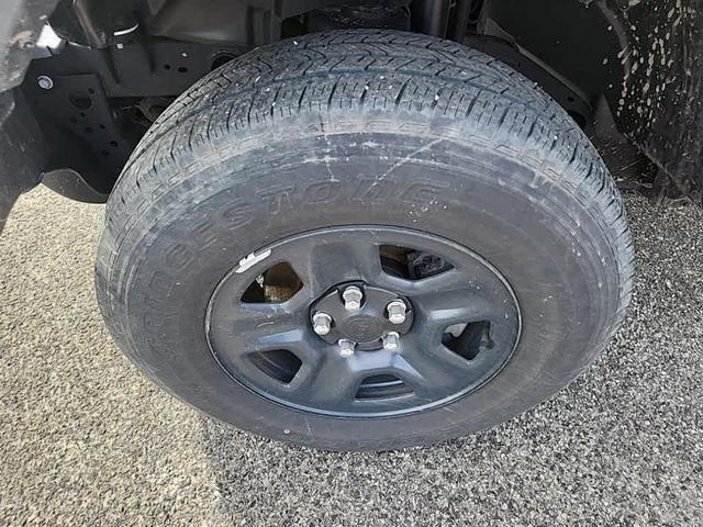 Photo of 2023 Black Clearcoat Jeep Gladiator