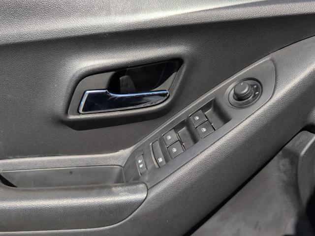 Photo of 2022 Summit White Chevrolet Trax