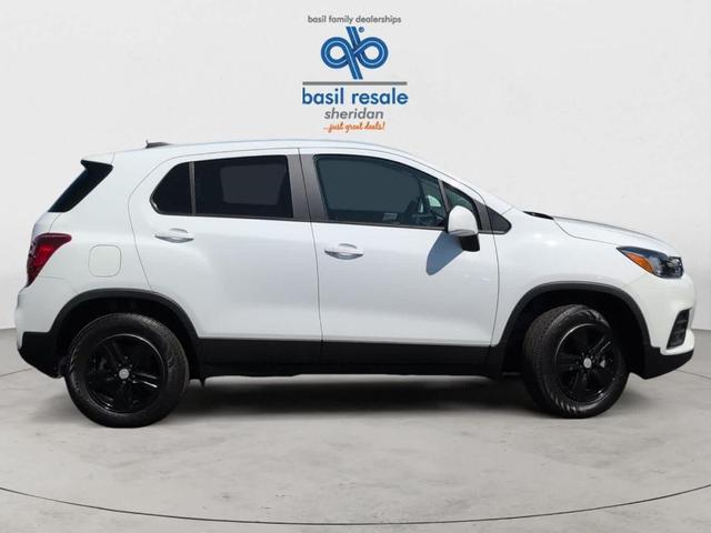 Photo of 2022 Summit White Chevrolet Trax