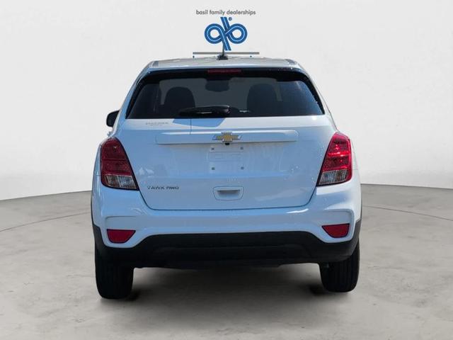 Photo of 2022 Summit White Chevrolet Trax