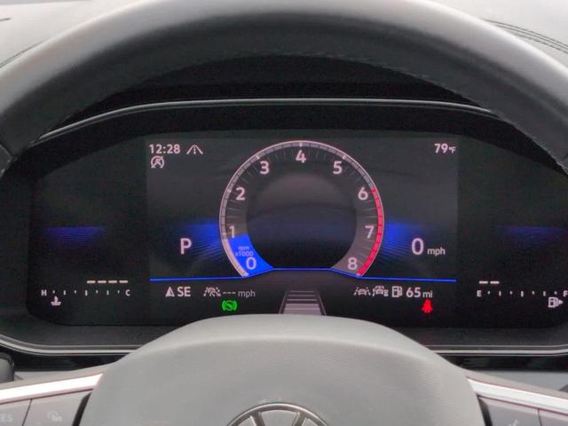 Photo of 2025 Platinum Gray Metallic Volkswagen Jetta