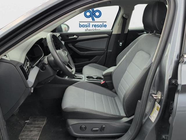 Photo of 2025 Platinum Gray Metallic Volkswagen Jetta
