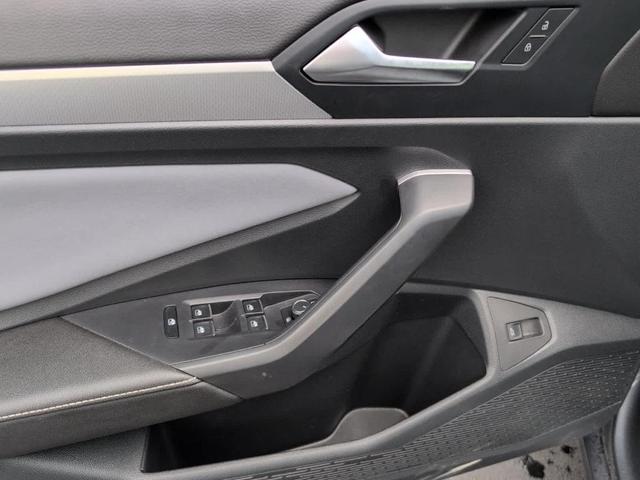 Photo of 2025 Platinum Gray Metallic Volkswagen Jetta