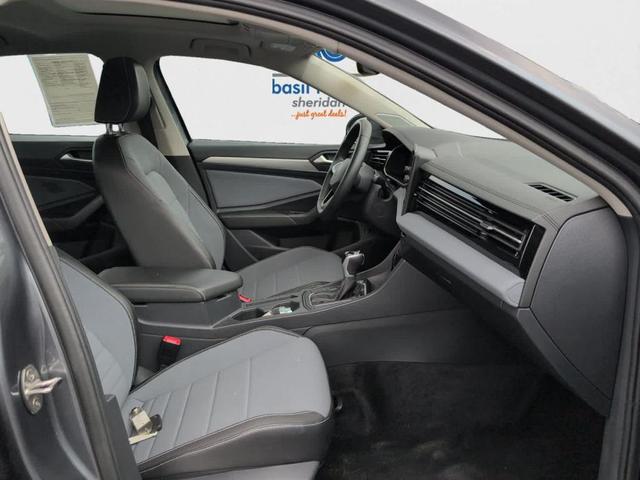 Photo of 2025 Platinum Gray Metallic Volkswagen Jetta