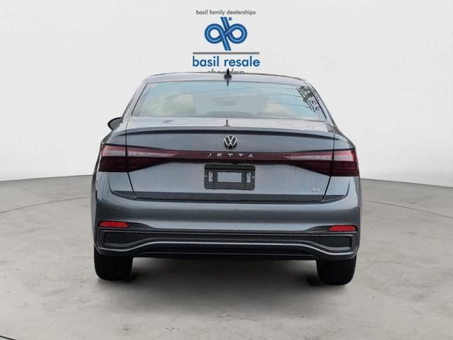 Photo of 2025 Platinum Gray Metallic Volkswagen Jetta