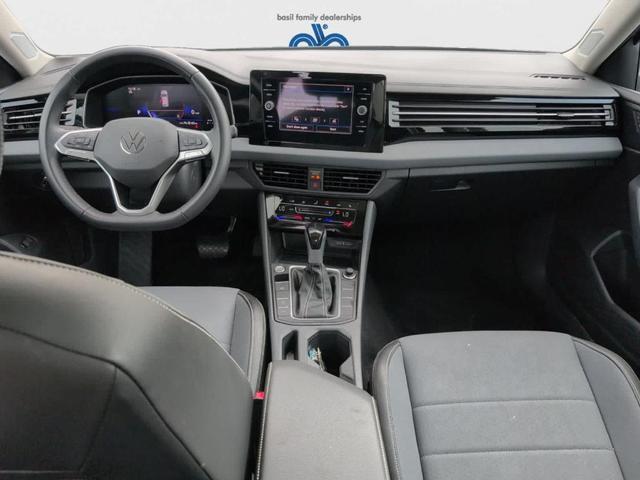 Photo of 2025 Platinum Gray Metallic Volkswagen Jetta