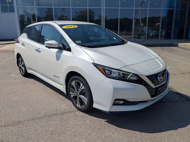 Photo of 2019 Pearl White Tricoat Nissan Leaf