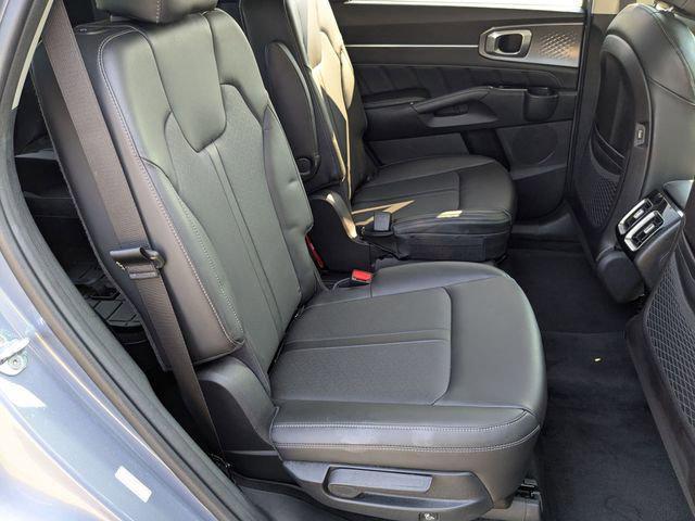 Photo of 2022 Everlasting Silver Kia Sorento