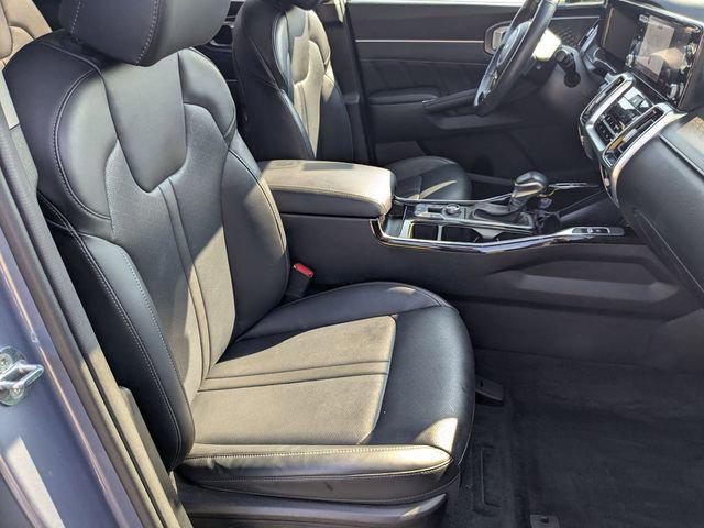 Photo of 2022 Everlasting Silver Kia Sorento