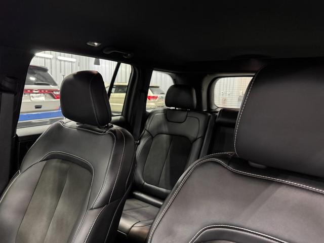 Photo of 2023 Bright White Clearcoat Jeep Grand Cherokee