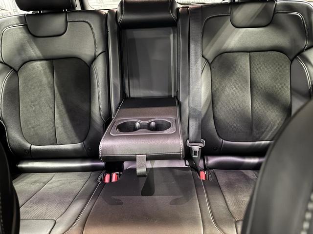Photo of 2023 Bright White Clearcoat Jeep Grand Cherokee