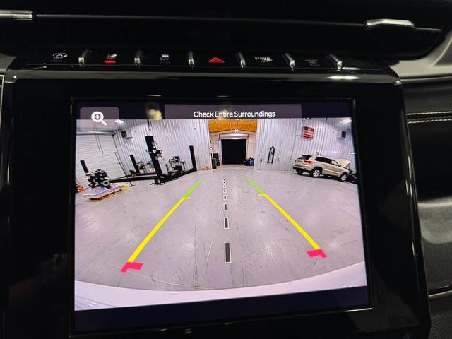 Photo of 2023 Bright White Clearcoat Jeep Grand Cherokee