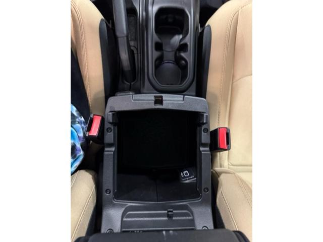 Photo of 2023 Bright White Clearcoat Jeep Gladiator