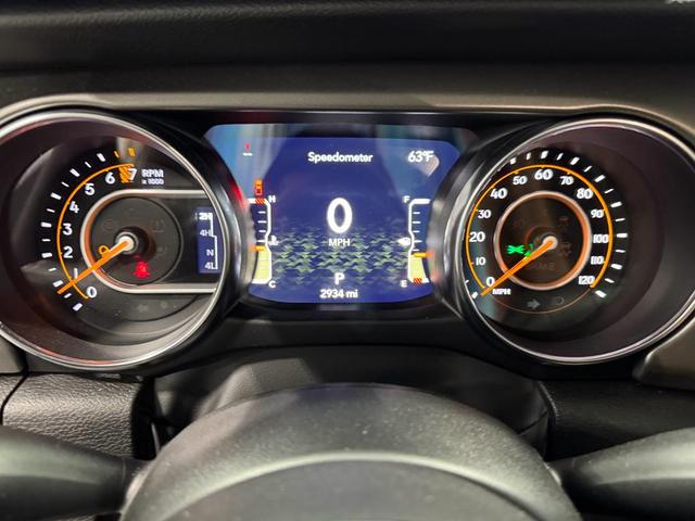 Photo of 2023 Bright White Clearcoat Jeep Gladiator