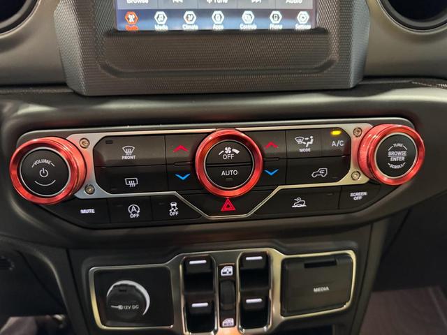 Photo of 2023 Bright White Clearcoat Jeep Gladiator