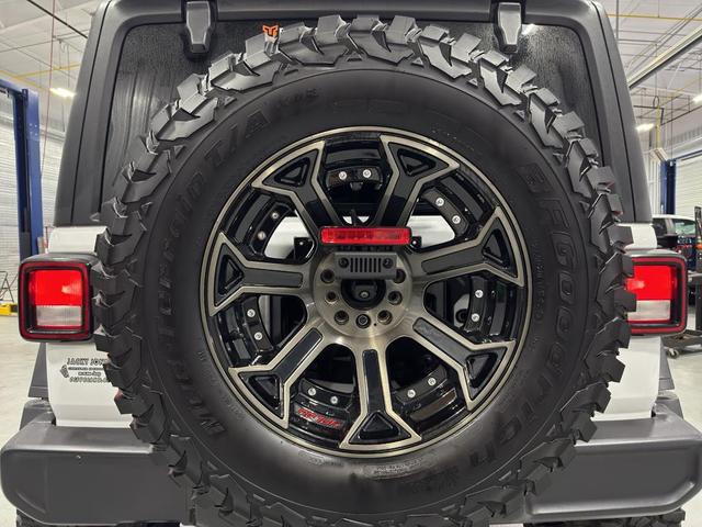 Photo of 2024 Bright White Clearcoat Jeep Wrangler