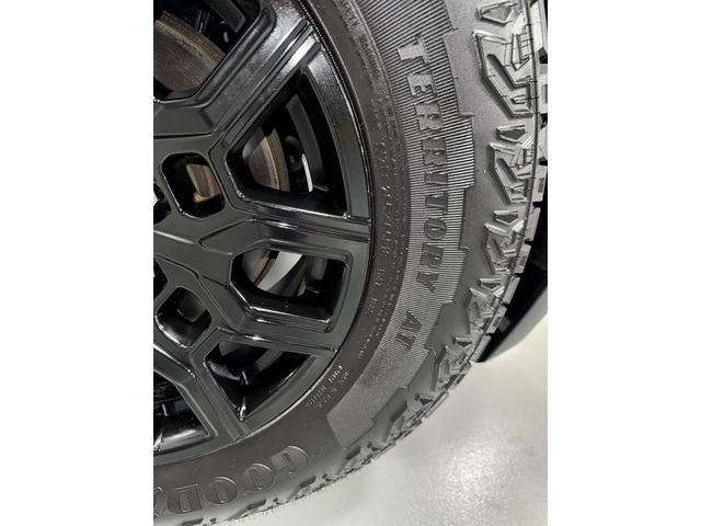 Photo of 2023 Black Chevrolet Colorado