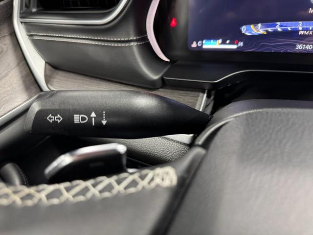 Photo of 2025 Diamond Black Jeep Grand Cherokee L