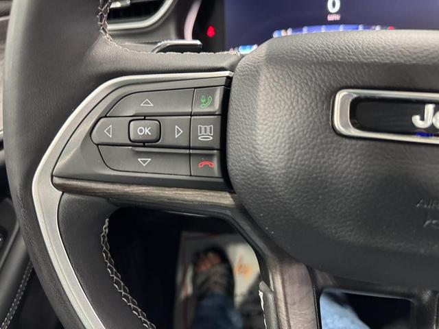 Photo of 2025 Diamond Black Jeep Grand Cherokee L