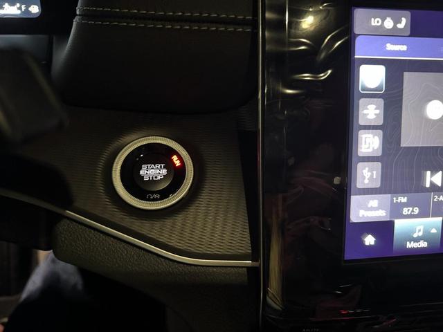 Photo of 2025 Diamond Black Jeep Grand Cherokee L