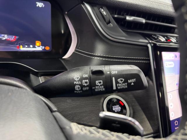 Photo of 2025 Diamond Black Jeep Grand Cherokee L