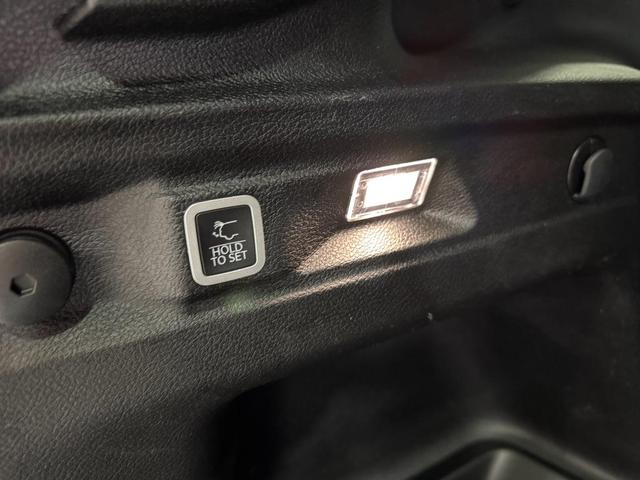 Photo of 2025 Diamond Black Jeep Grand Cherokee L