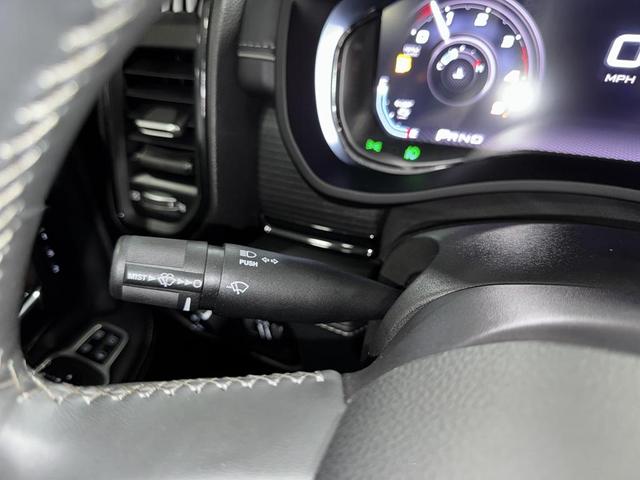 Photo of 2024 Pearl White RAM 2500