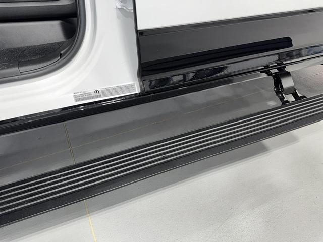 Photo of 2025 Bright White Clearcoat RAM 2500